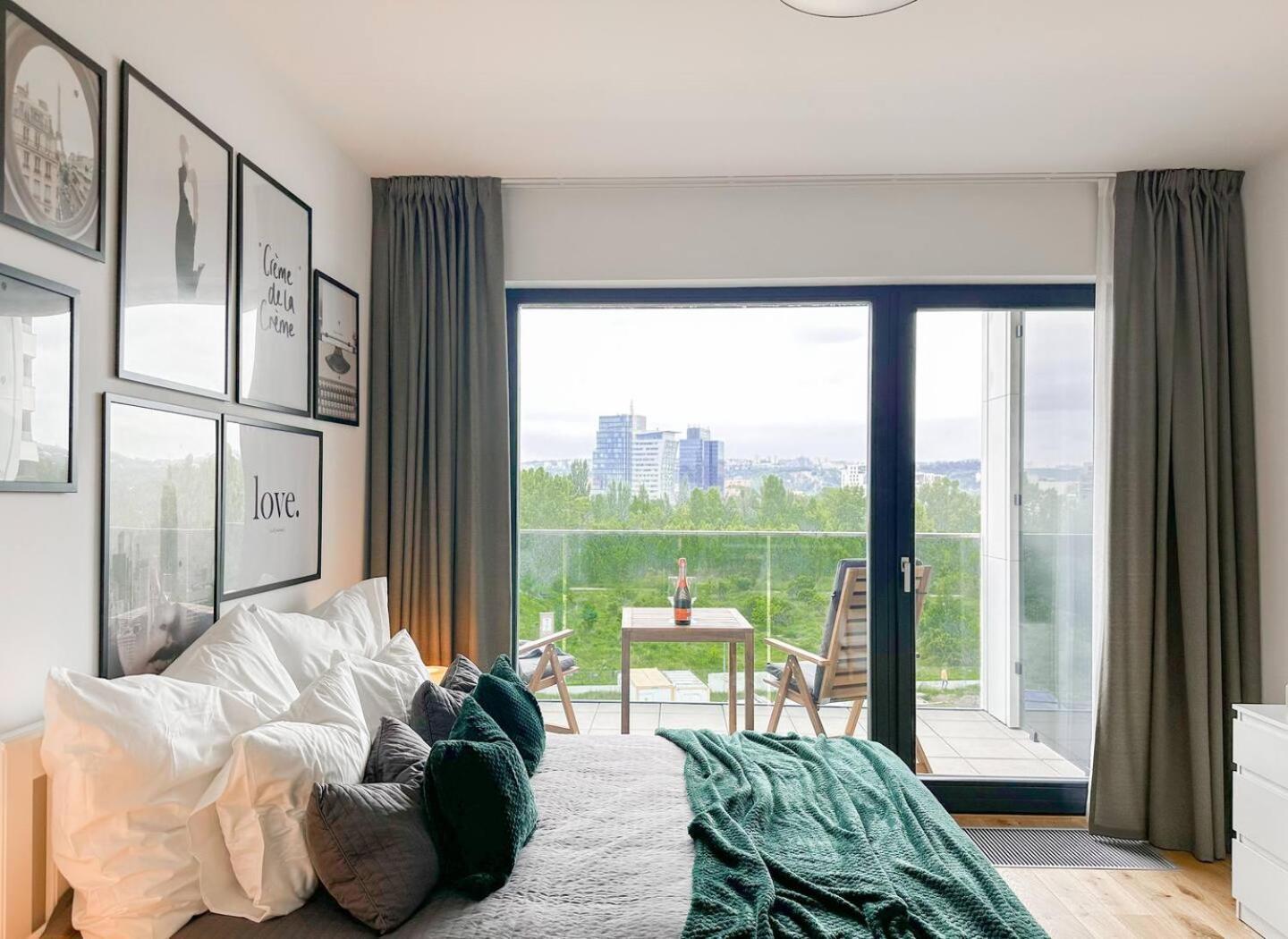 Real Living By Refa Balcony Retreat 75